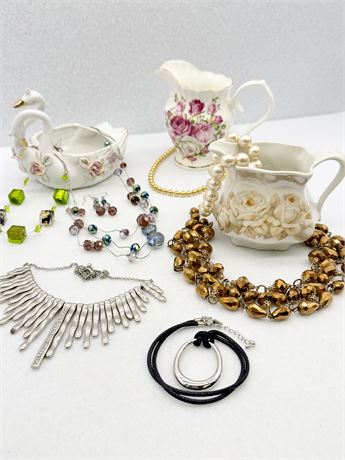 FASHION ~ Lot Of (7) Necklace Assortment