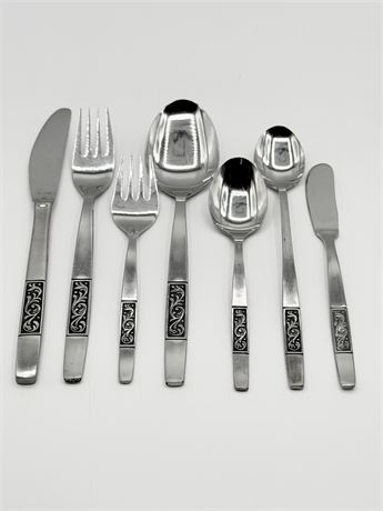 ROYAL DAMASK ~ Amefe ~ 7 Piece Service For 12 ~ 91 Total Pieces