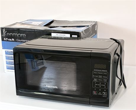 KENMORE ~ 0.7 Cu Ft Countertop Microwave