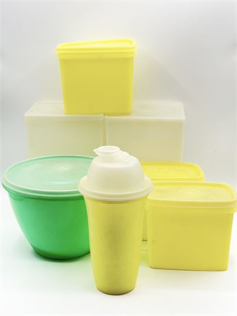 TUPPERWARE ~ 7 Pieces Of Assorted Kitchenware
