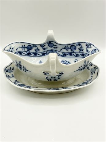 MEISSEN ~ "Blue Onion" ~ Porcelain Gravy Boat