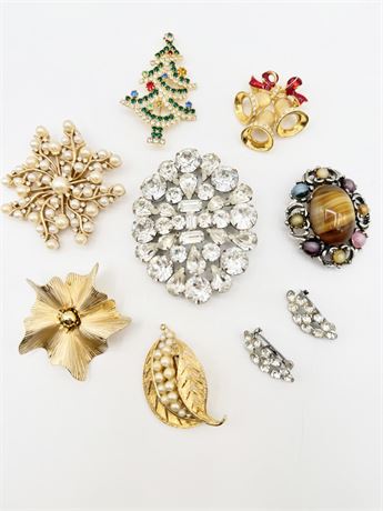 Collection Of (9) Vtg. Costume Jewelry Brooches