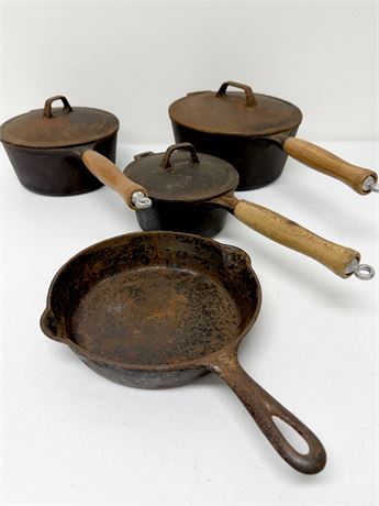 Vtg. Cast Iron Pot Set Of (4)