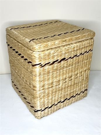 Small Woven Wicker Storage Basket with Lid
