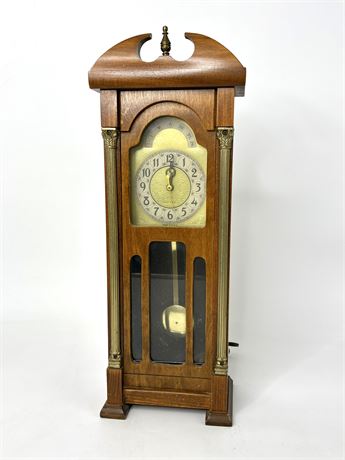 Vintage United Clock Corp Model 444 - Mantle Clock