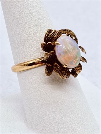 10Kt Gold Ruffle Leaf & Oval Opal Ring
