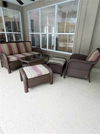 LA-Z-BOY ~ Weather Resistant Wicker 5-Piece Patio Set