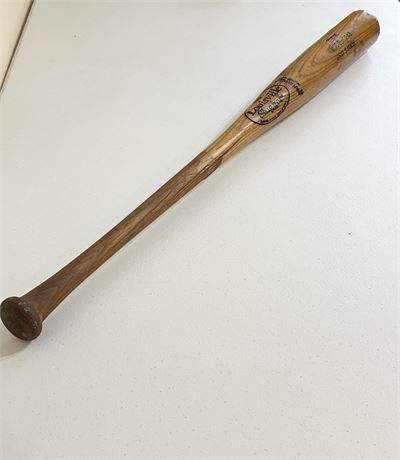 LOUISVILLE SLUGGER Wooden Baseball Bat