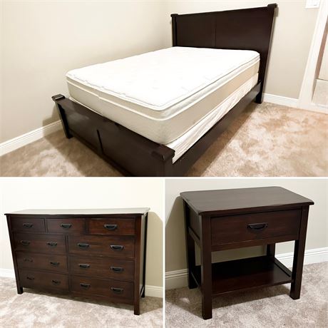 3Pc Queen Size Dark Brown Wooden Bedroom Set