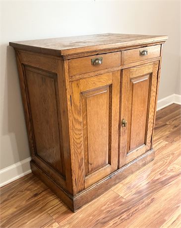 Vtg Solid Oak Cabinet/Cupboard