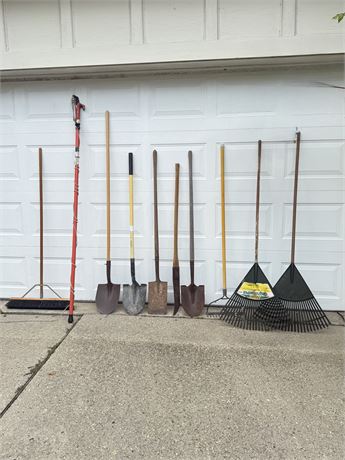 10Pc Misc Yard / Garden Lot