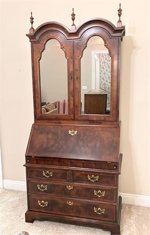 HENREDON ~ Aston Court ~ George III Style Lighted Secretary Desk