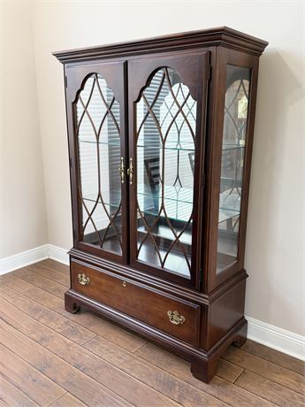AMERICAN DREW ~ Solid Wood Mirror Back Lighted Display / China Cabinet