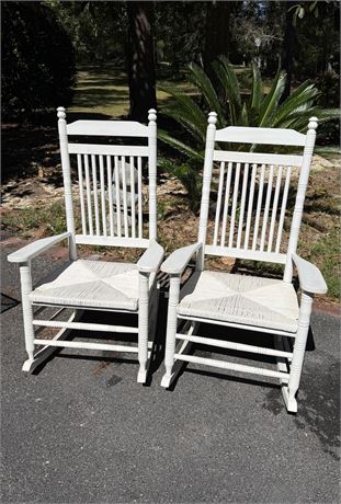 Set of 2 Solid Wood Outdoor Rush Seat White Porch Rockers