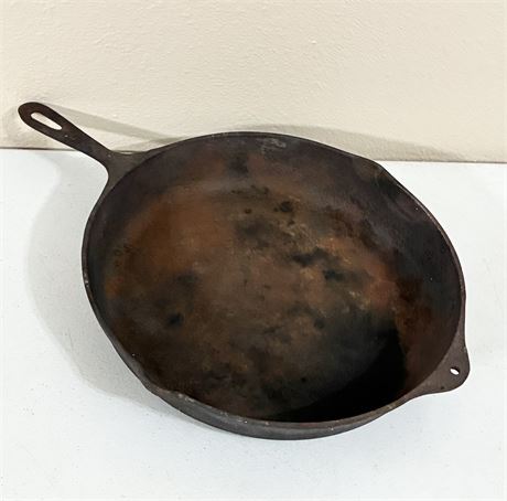 13" Cast Iron #12 Skillet