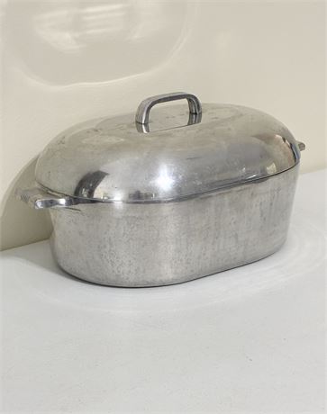 MAGNALITE ~ Giant 11.25" Covered Oval Roaster