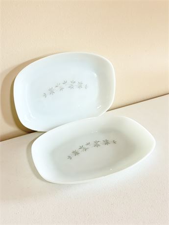 INDUSTRIA ARGENTINA RIGOPAL ~ Pair (2) of Vintage Milk Glass Serving Platters