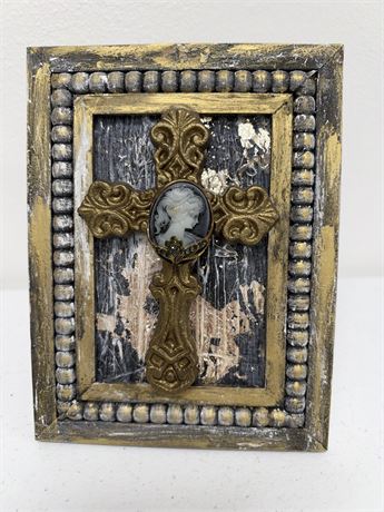 Hand Made 8 x 6 Framed Cameo In Cross