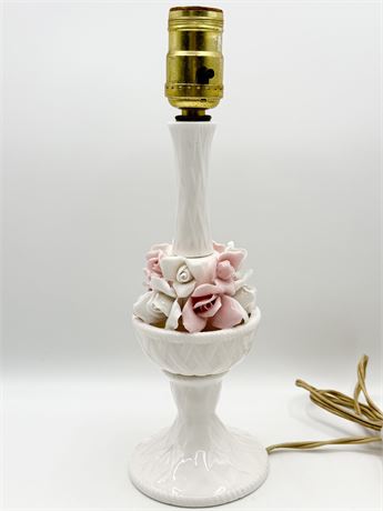 Vtg. Rose Bud Porcelain Table Lamp