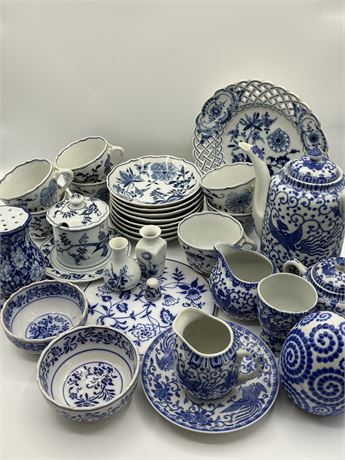 Lot of 32 Assorted Blue & White Pieces
