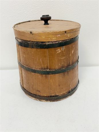 Primitive Pine Bentwood Covered Bucket