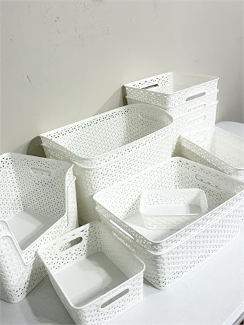 TARGET ~ Lot of 14 Plastic Storage Baskets