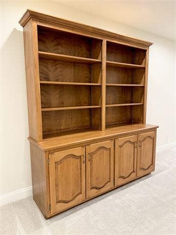 Solid Wood 2-Piece China Cabinet / Hutch