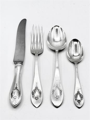 STERLING SILVER ~ LUNT ~ Mount Vernon ~ 4 Piece Service For 6 ~ 33 Total Pieces