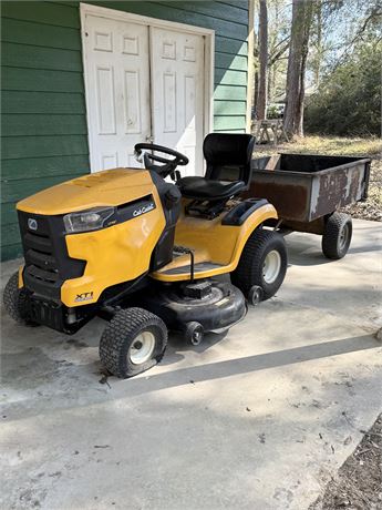 CUB CADET ~ XT1 Enduro Series ~ Lawnmower ~ Sold As Is