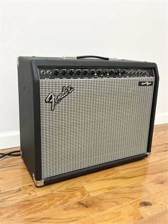 FENDER~ Princeton Chorus ~ Solid-State Guitar Combo Amplifier