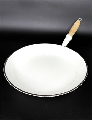 Le Creuset White Pan #26