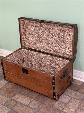 Solid Wood Dome Top Trunk