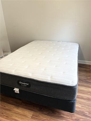 BEAUTYREST ~ “Silver” ~ Queen Size Mattress