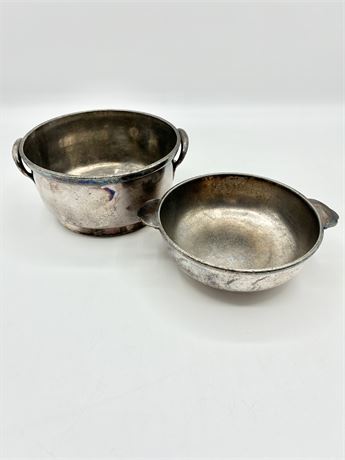 “The Vanderbilt” ~ MERIDEN BRITTANIA CO ~ Pair of Vtg Silver-Plated Bowls