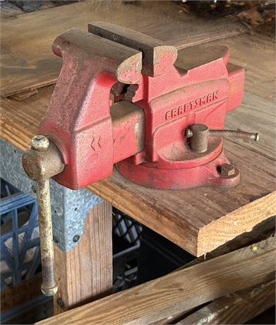 CRAFTSMAN ~ Bench Vice