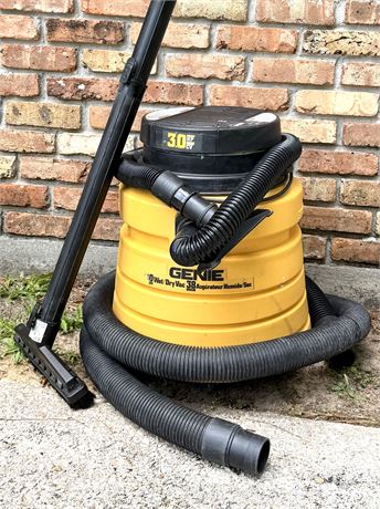 Genie 10 Gallon Wet / Dry Shop Vac with Attachments