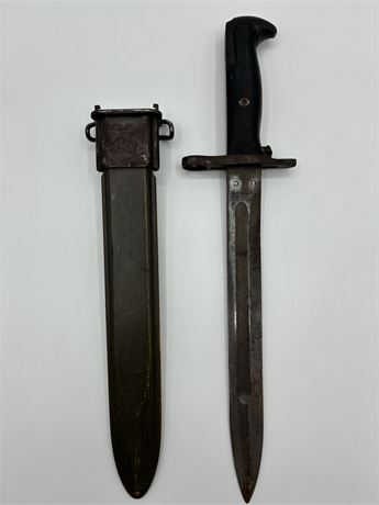WW II M1 Bayonet Knife & Scabbard