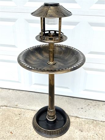 Lightweight Resin Birdbath