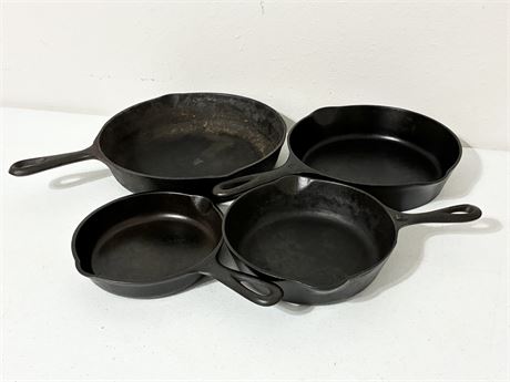 WAGNERWARE ~ Set of 4 Cast Iron Skillets