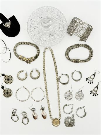 (16) Assorted Pieces Silver Finish Fashion Jewelry With Crystal Dish