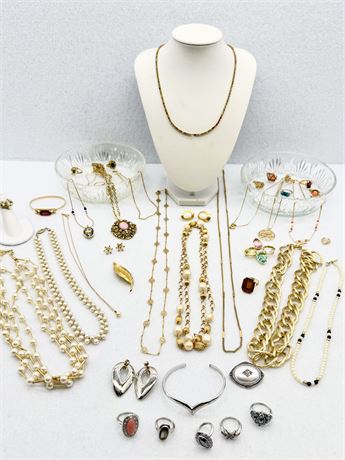 FASHION ~ AVON ~ Jewelry Lot Of 41 Pieces