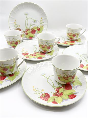 SEYMOUR MANN ~ Strawberry Hill ~ Snack Plate & Cup Set Of (6)