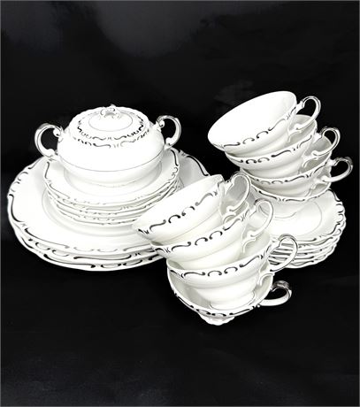 Heirloom China - Modern China Institute - Ucago - 22 Pieces