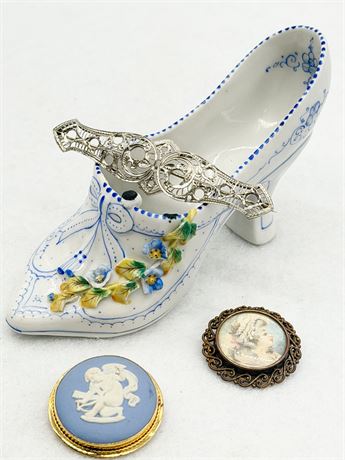 FASHION ~ Lot Of (3) Brooches With A Decorative Porcelain Shoe