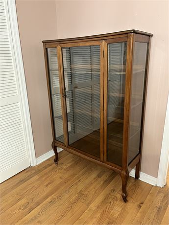 Solid Wood Queen Anne Style China Curio Cabinet