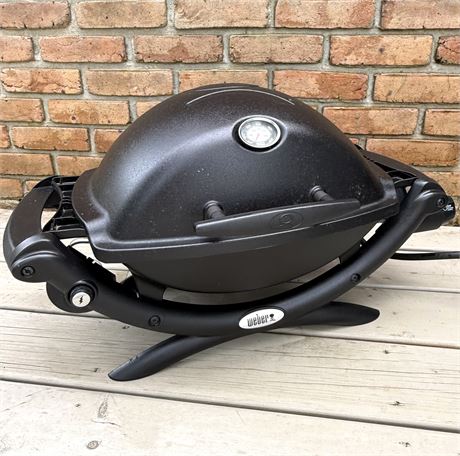 Weber Black Propane Gas Grill with Propane Tank