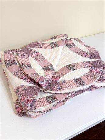 Handmade Double Wedding Ring Quilt