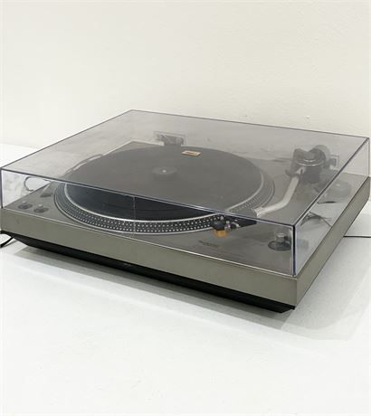 TECHNICS ~ Vintage SL-1700 Direct-Drive Turntable