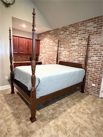 Mahogany Queen 4-Poster Rice Bed