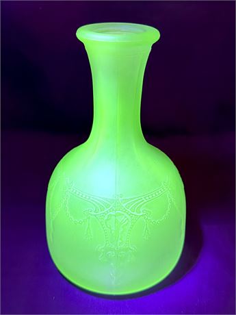 Vintage Frosted Uranium Glass Anchor Hocking Cameo Ballerina Decanter